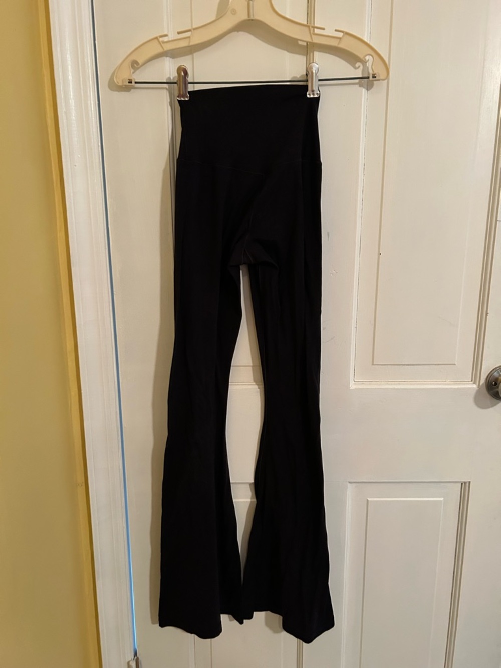 Aerie Black Ruched High-Waist flare leggings - Picture 5 of 5